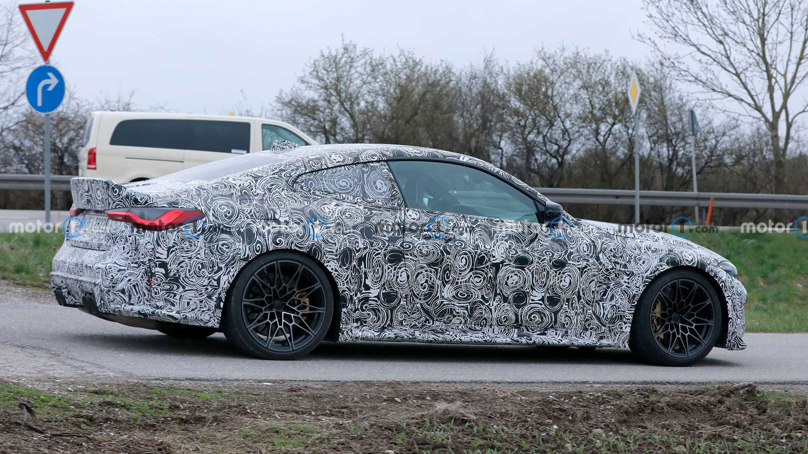 BMW M4: Έρχεται «πολεμική» έκδοση