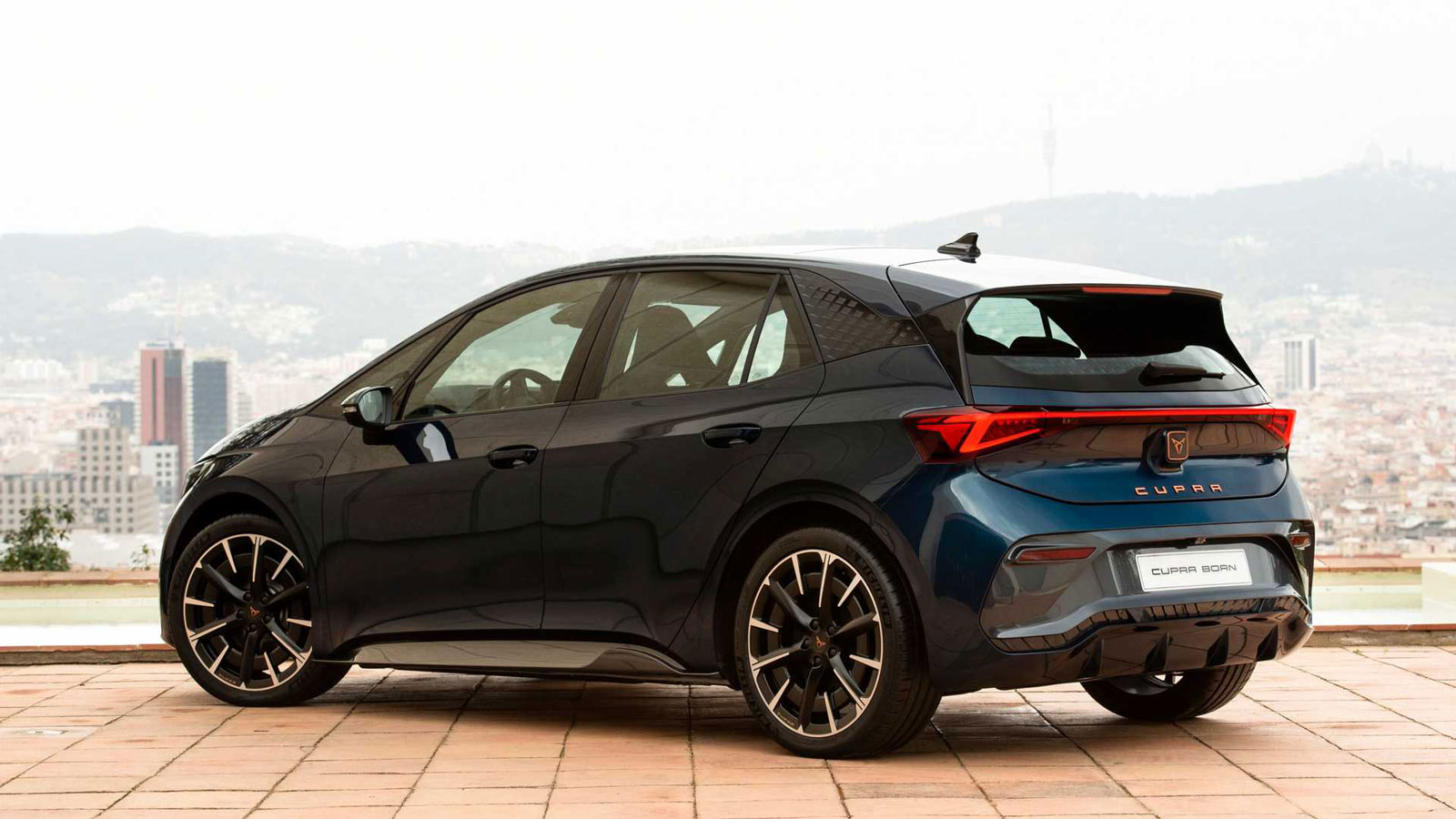 Cupra Born: Ηλεκτρικό hot-hatch με 228 ίππους!