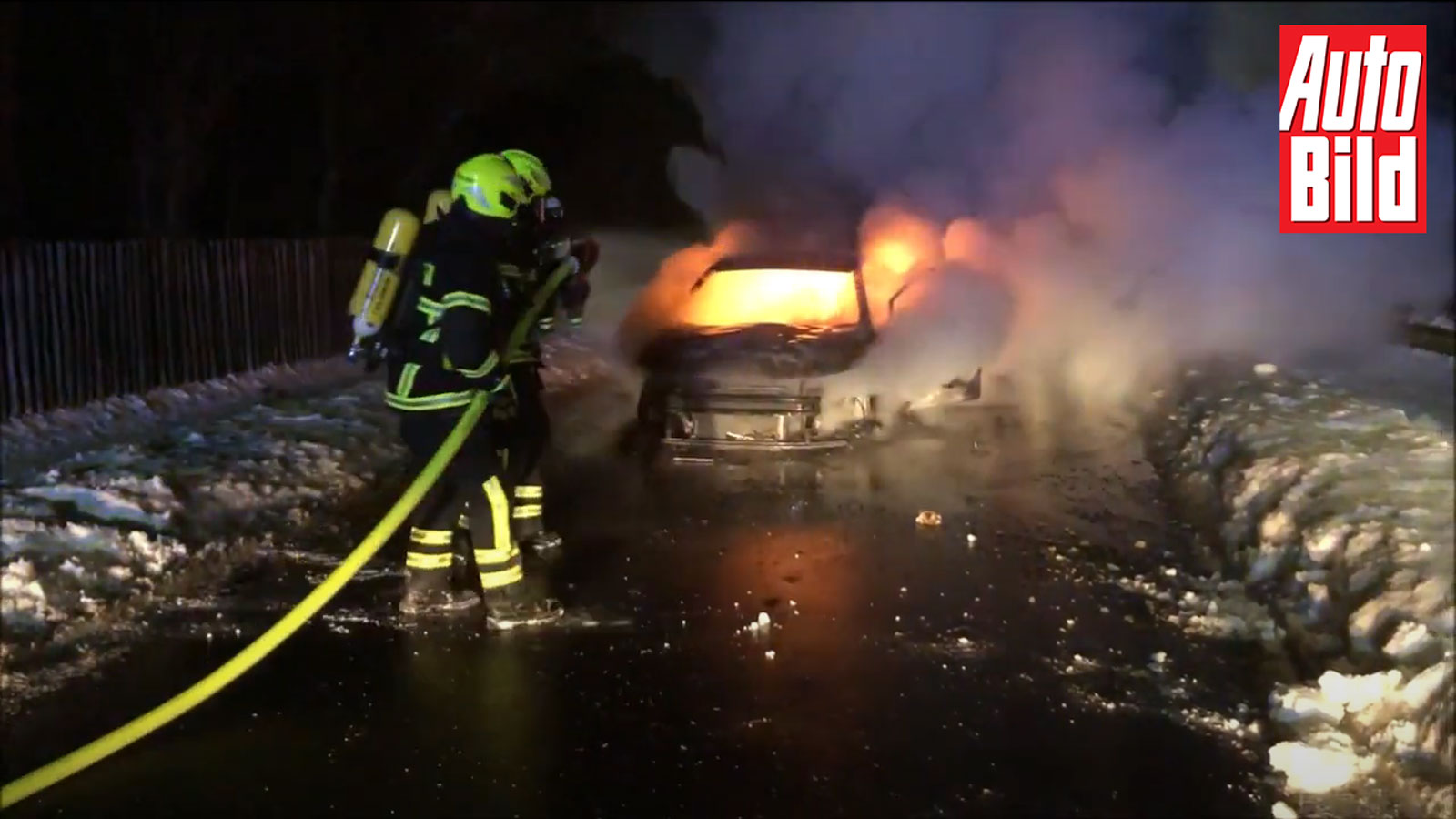 Golf Plug-in: Ψάχνει να βρει τι φταίει η VW