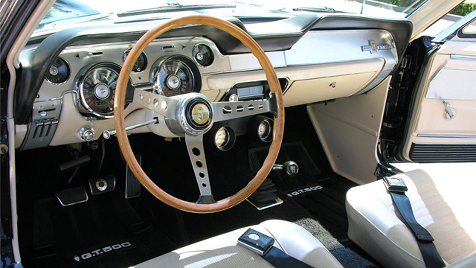 Το μυστήριο της Ford Mustang του Jim Morrison