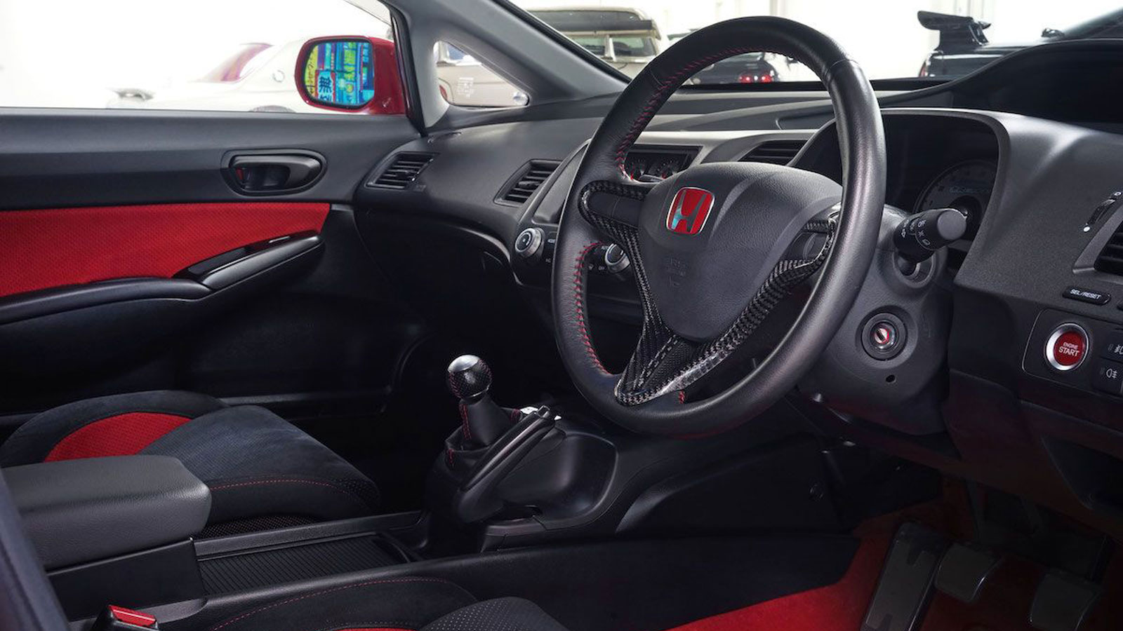 Πωλείται το απόλυτο Civic Type-R σε «τσουχτερή» τιμή