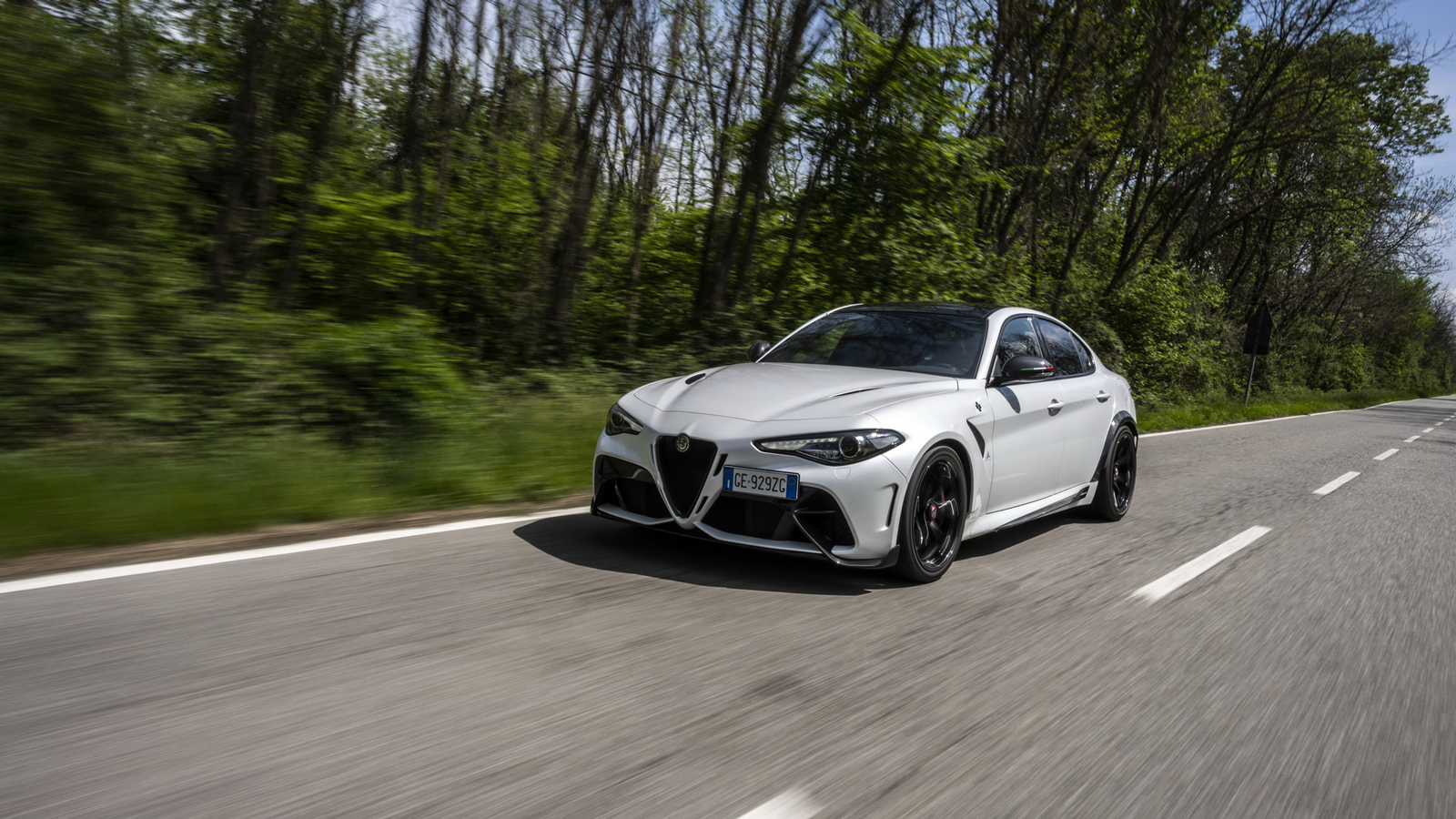 Alfa Romeo Giulia GTA: Ο μύθος είναι εδώ