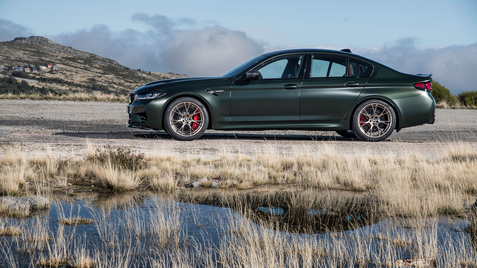 Επίσημο: Αυτή είναι η νέα BMW M5 CS με 635 PS!