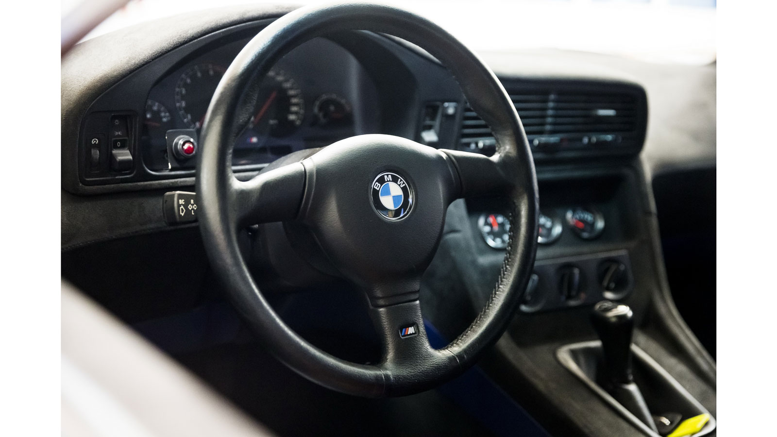 Η BMW αναπαλαίωσε την μυθική M8 E31