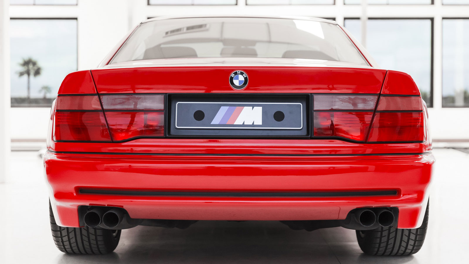 Η BMW αναπαλαίωσε την μυθική M8 E31