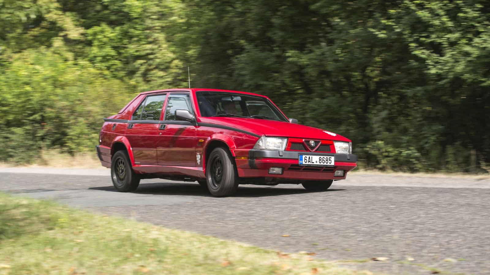 Alfa Romeo 75: Η τελευταία «γνήσια» Alfa