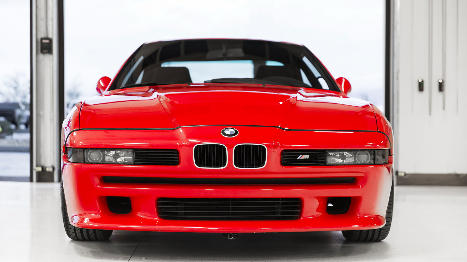 Η BMW αναπαλαίωσε την μυθική M8 E31