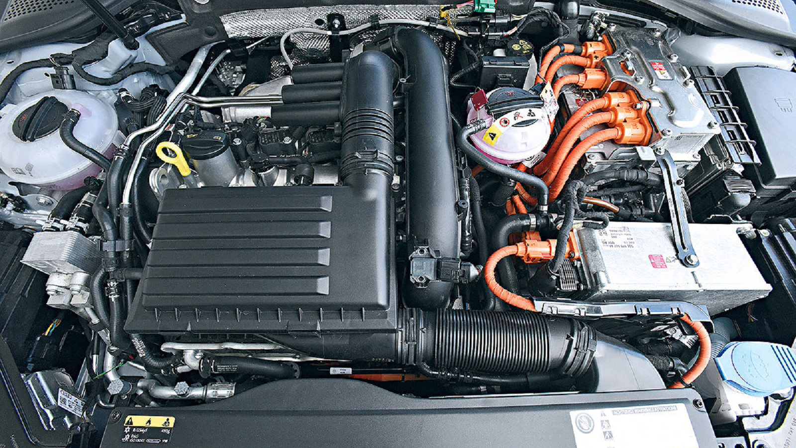 Οδηγούμε νέο Audi A3 και Q3 Plug-in-hybrid