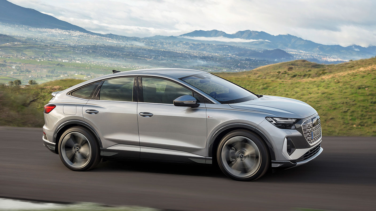 Στην Ελλάδα τα Audi Q4 e-tron και Q4 Sportback e-tron