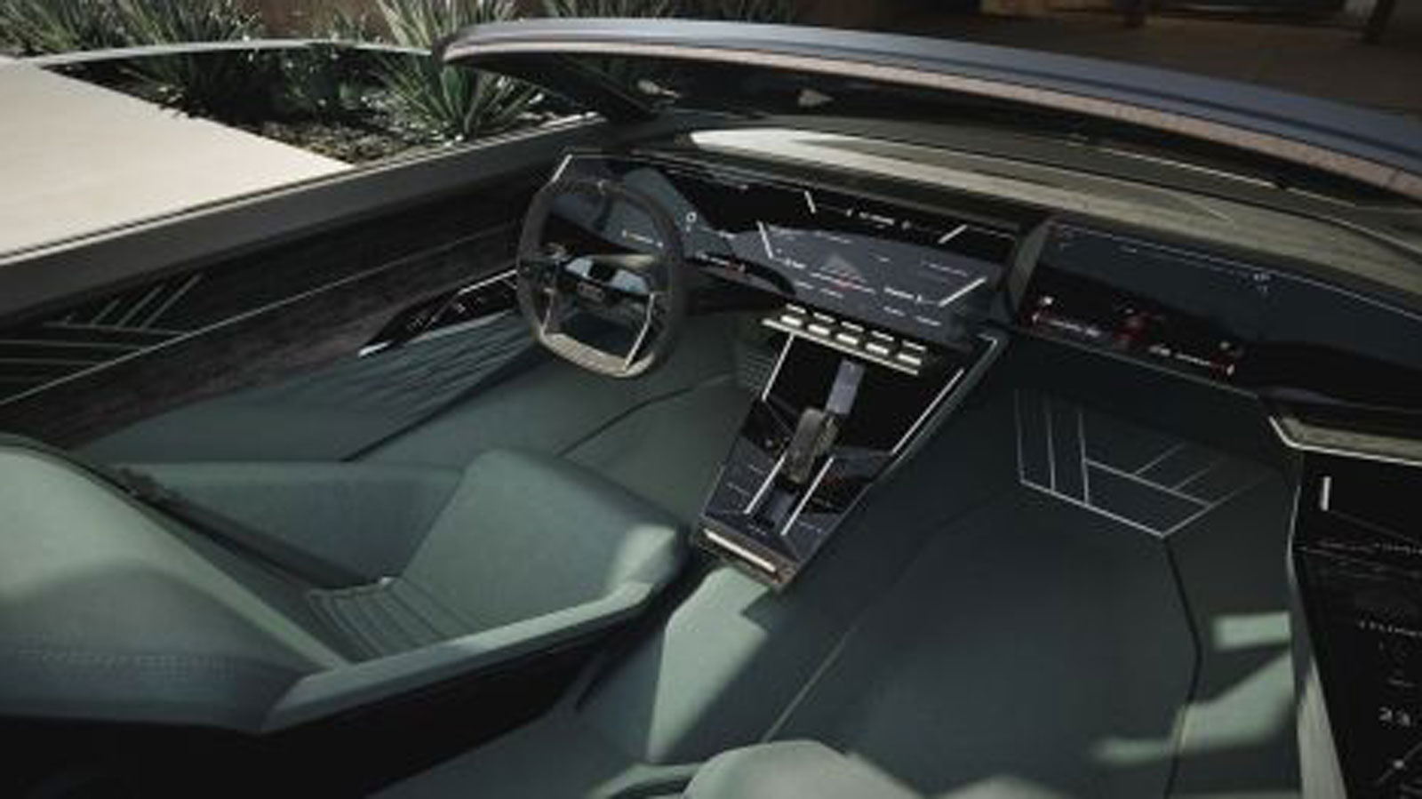 Πέρα από τις premium ανέσεις, το αυτοκίνητο εξοπλίζεται με ψηφιακό cockpit και αναδιπλούμενα πεντάλ και τιμόνι τα οποία υποχωρούν κάτω από το ταμπλό ό