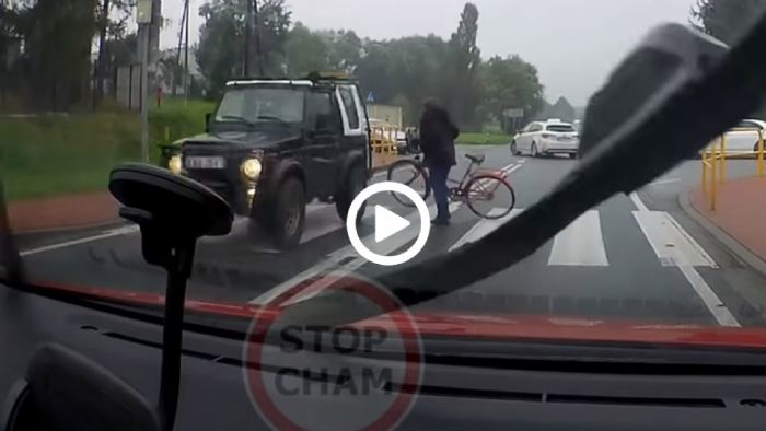 Ενώ την είδε, αδιαφόρησε για την ζωή της [video]