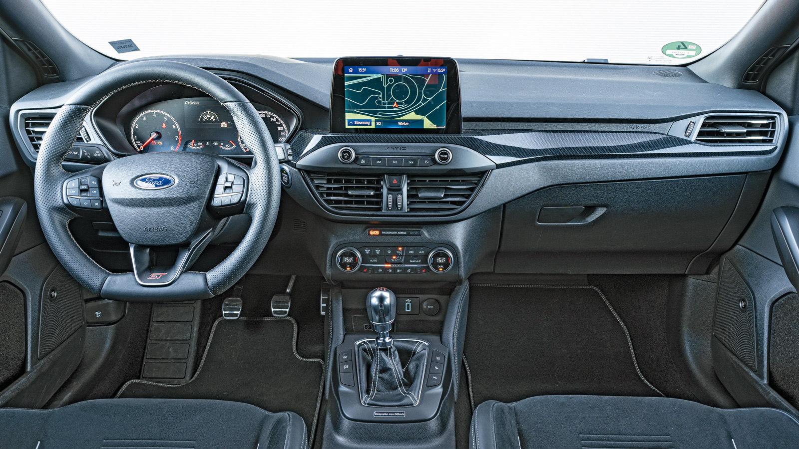 Συγκρίνουμε Ford Focus ST με VW Golf GTI και BMW 128ti