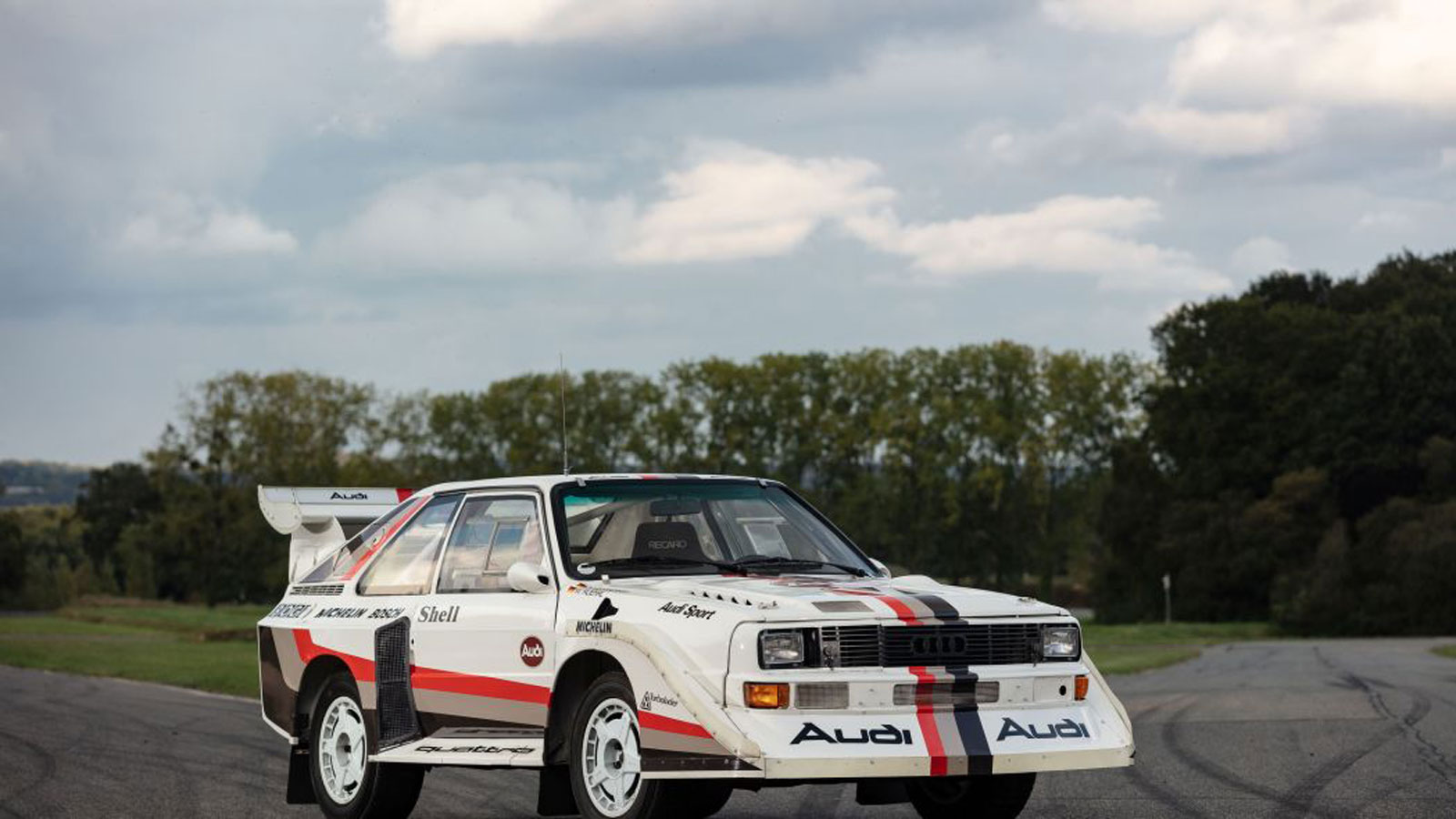 Στο σφυρί συλλογή με θρύλους του Group B