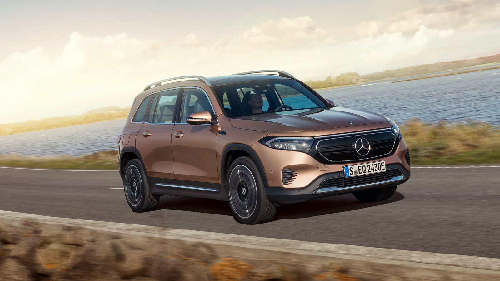 Επίσημη αποκάλυψη για την ηλεκτρική Mercedes EQB