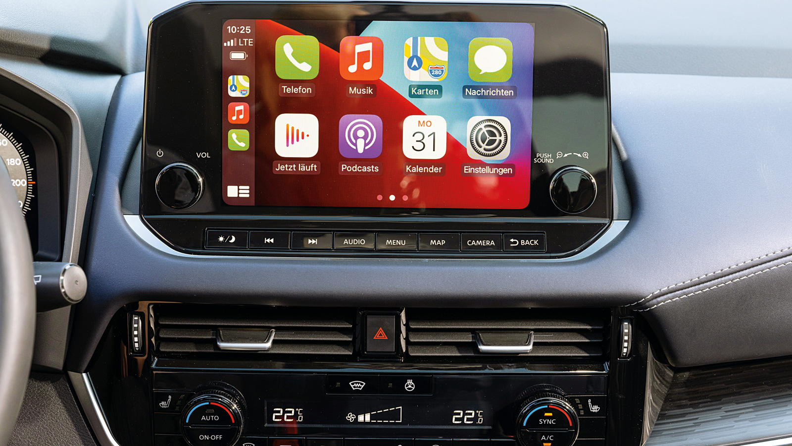 Οι περισσότερες από τις ρυθμίσεις του νέου Qashqai είναι δυνατό να γίνονται κατά τη διάρκεια της οδήγησης τόσο ομαλά και διαισθητικά, κάτι που μας προ