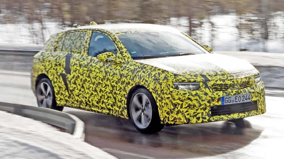 To 11ης γενιάς Opel Astra έκανε τελικές δοκιμές στο εργαστήριο ηλεκτρομαγνητικής συμβατότητας EMC και στις χαμηλές θερμοκρασίες των -30 βαθμών Κελσίου