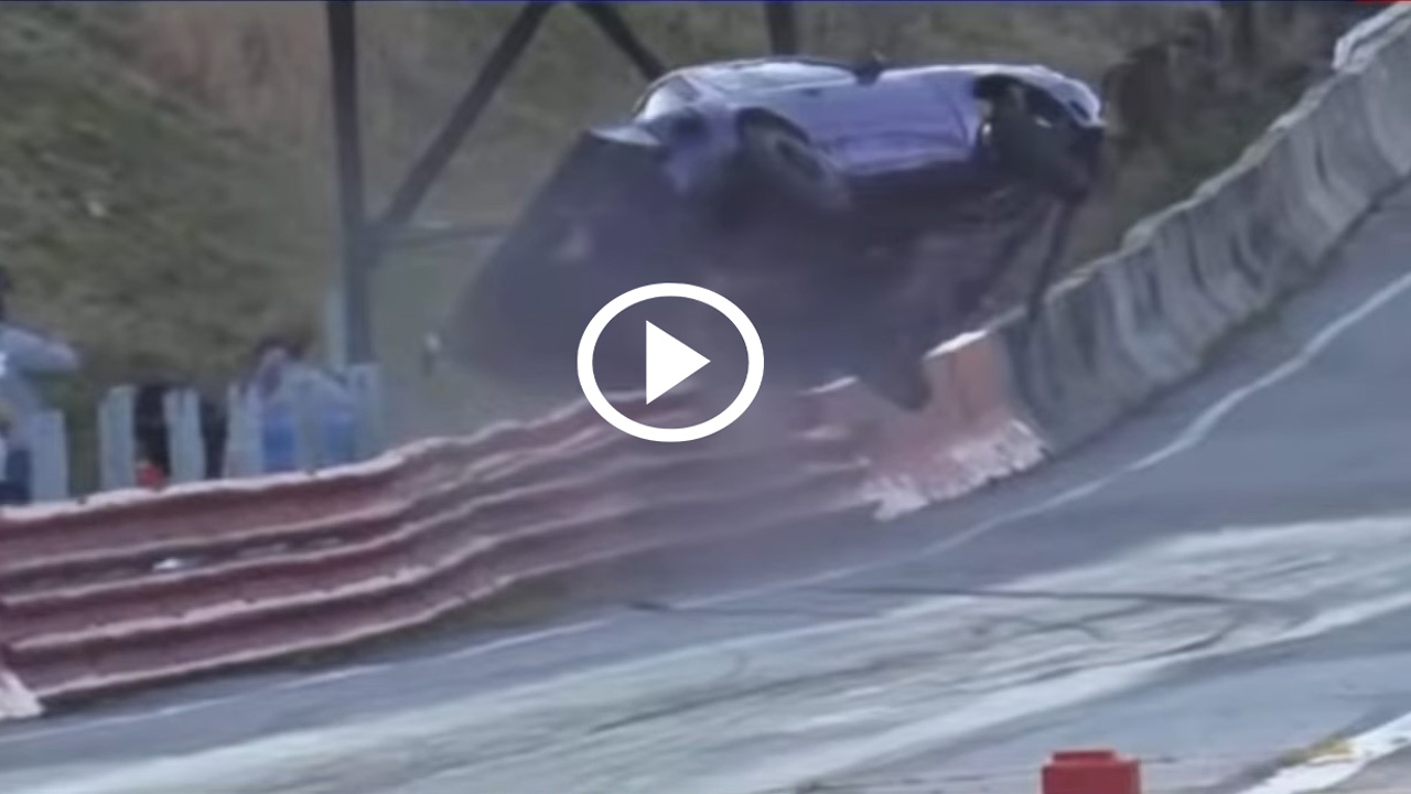 Σιδερένιος στύλος κόβει στα δύο drag Mustang [video]