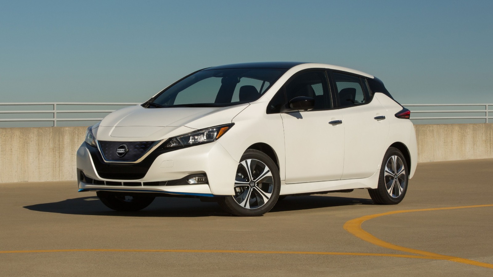 Το Nissan Leaf ήταν το πρώτο αμιγώς ηλεκτρικό αυτοκίνητο που απόκτησε η περιφέρεια Θεσσαλίας μέσω του ευρωπαϊκού προγράμματος EnerNΕΤMob 