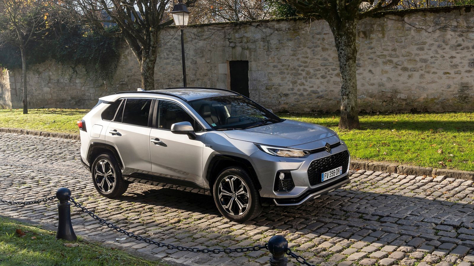 Από 56.280 ευρώ το νέο Suzuki Across