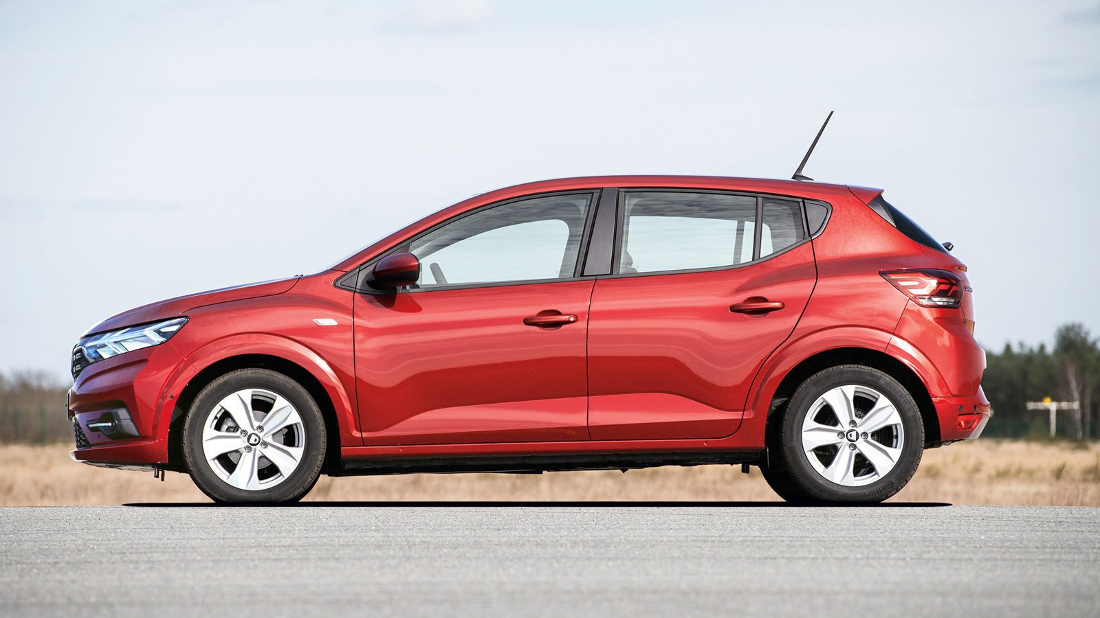 Συγκρίνουμε Dacia Sandero TCe με Hyundai i20 T-GDI