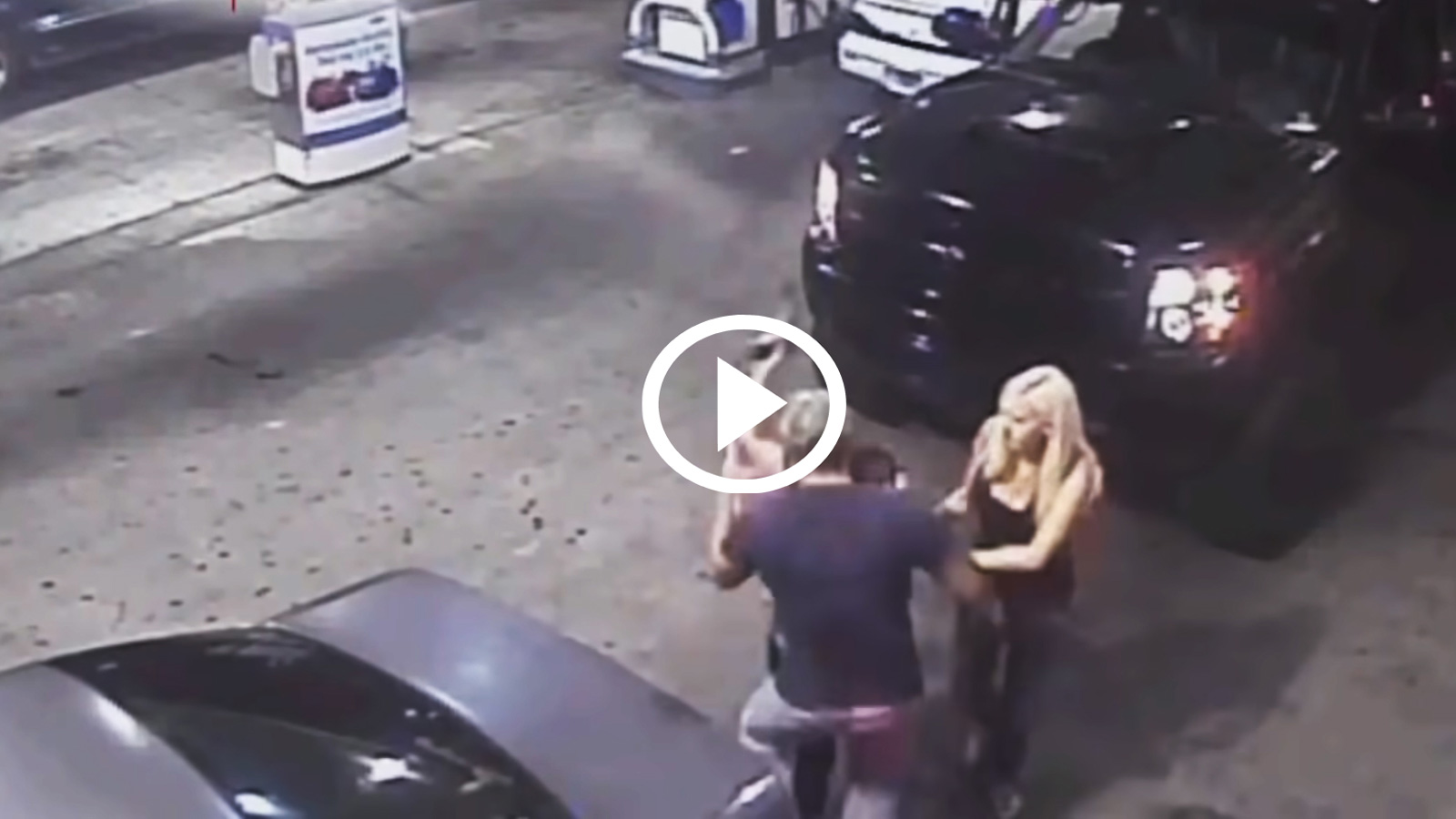 Τράβηξε όπλο επειδή της πήραν την θέση στο βενζινάδικο [video]