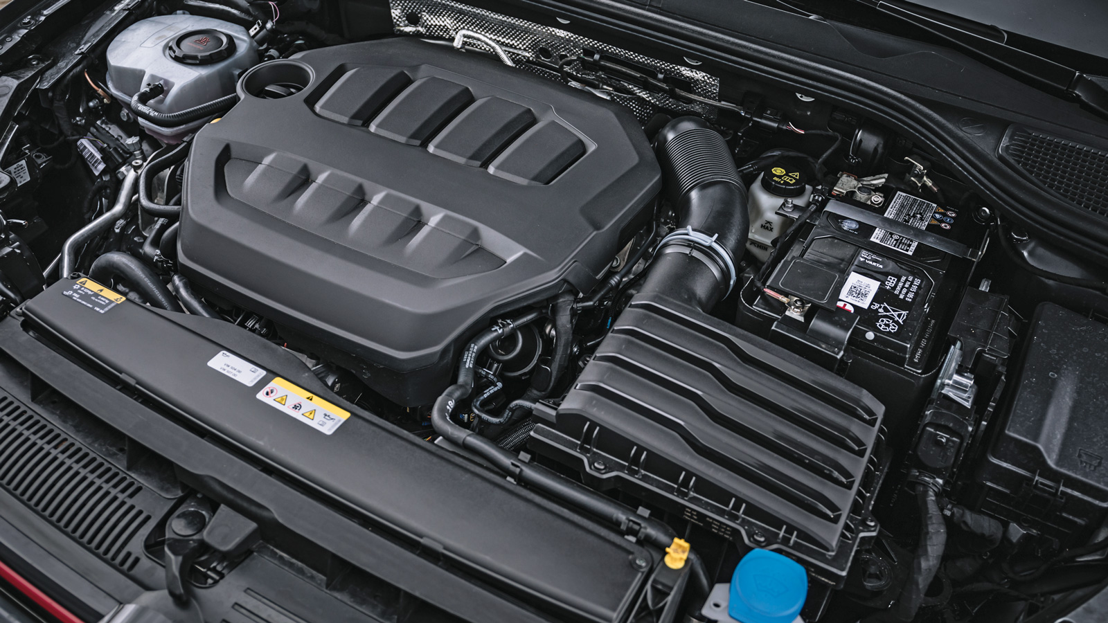 Συγκρίνουμε το VW Golf GTI με το GTI Clubsport και το Golf R