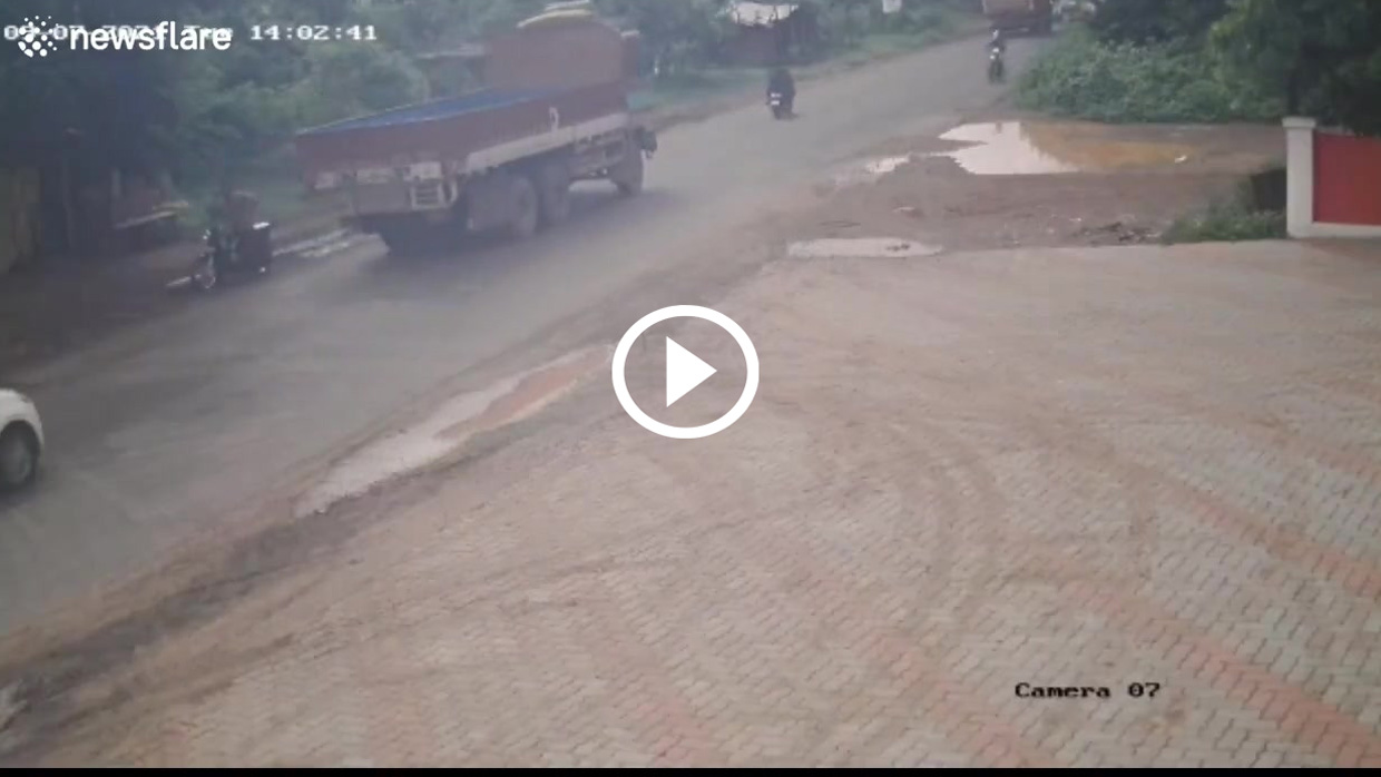 Το Van έγινε φιτίλια και αυτοί κατέβηκαν ατσαλάκωτοι [video]