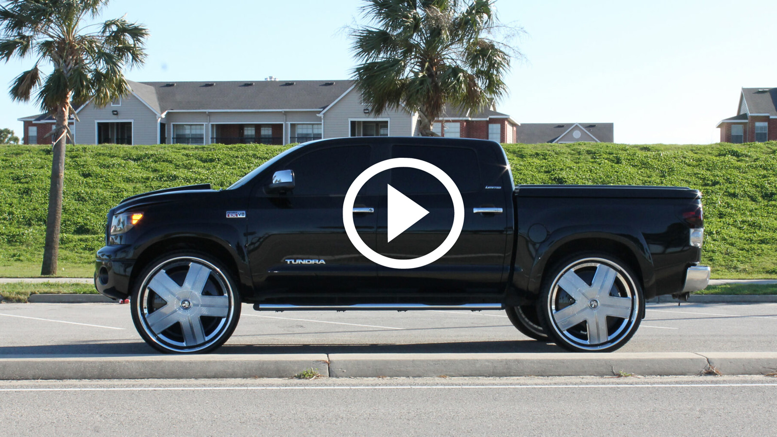 Ζάντες που δεν γυρίζουν: Η μόδα που ζαλίζει [video]