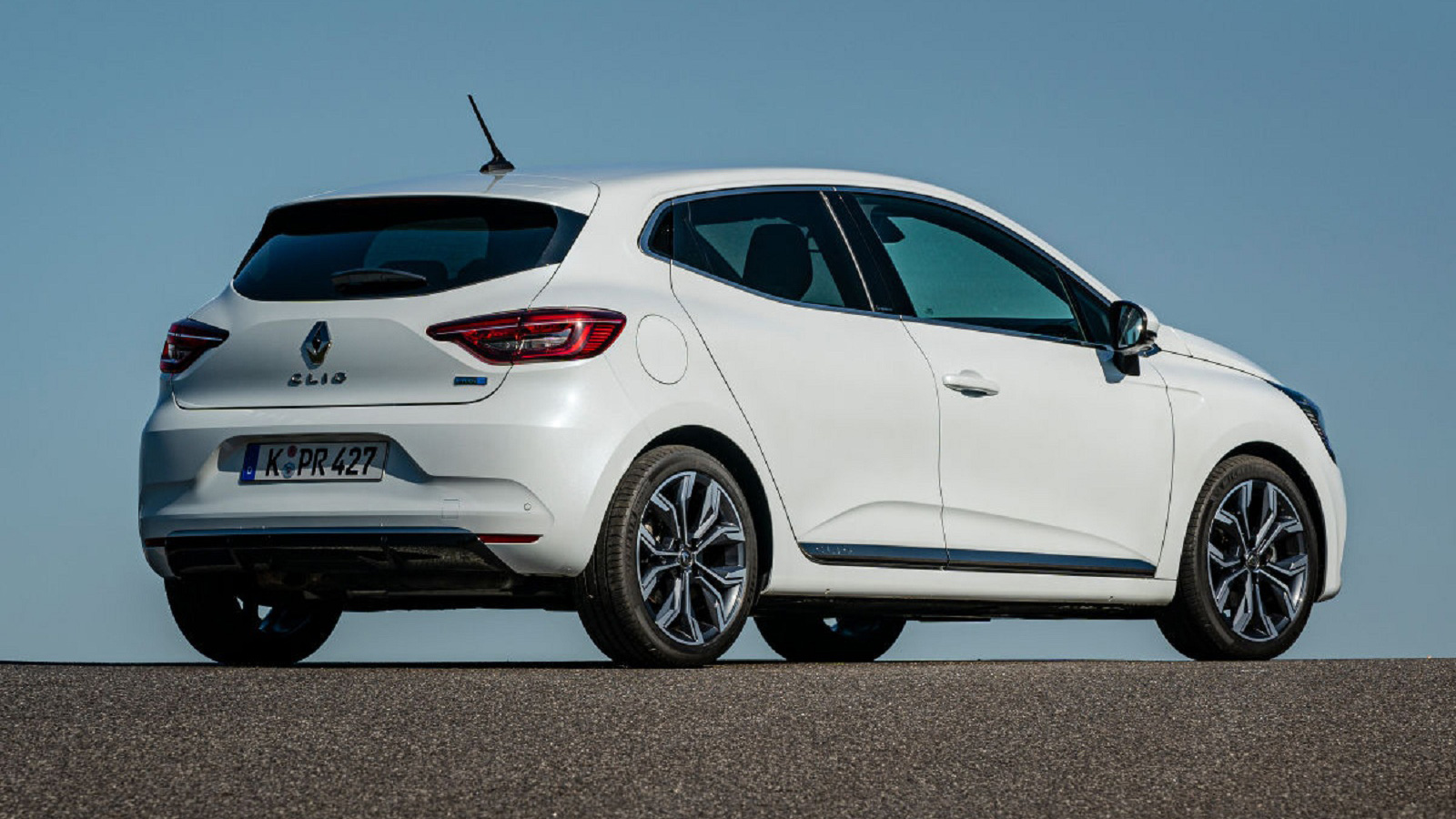 Αμιγώς υβριδικά ή plug-in-hybrid;