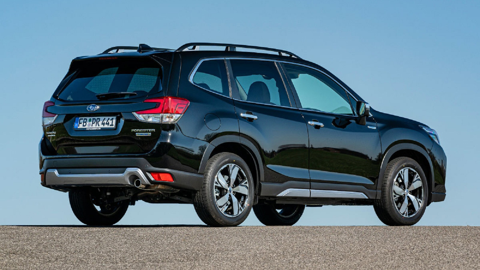 Αμιγώς υβριδικά ή plug-in-hybrid;