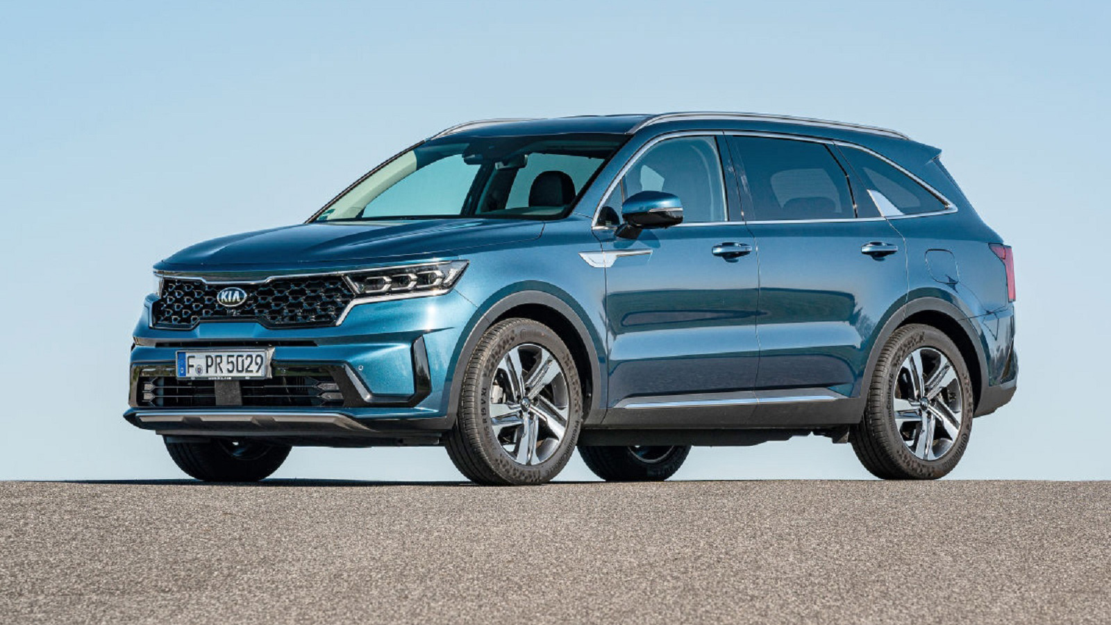 Αμιγώς υβριδικά ή plug-in-hybrid;