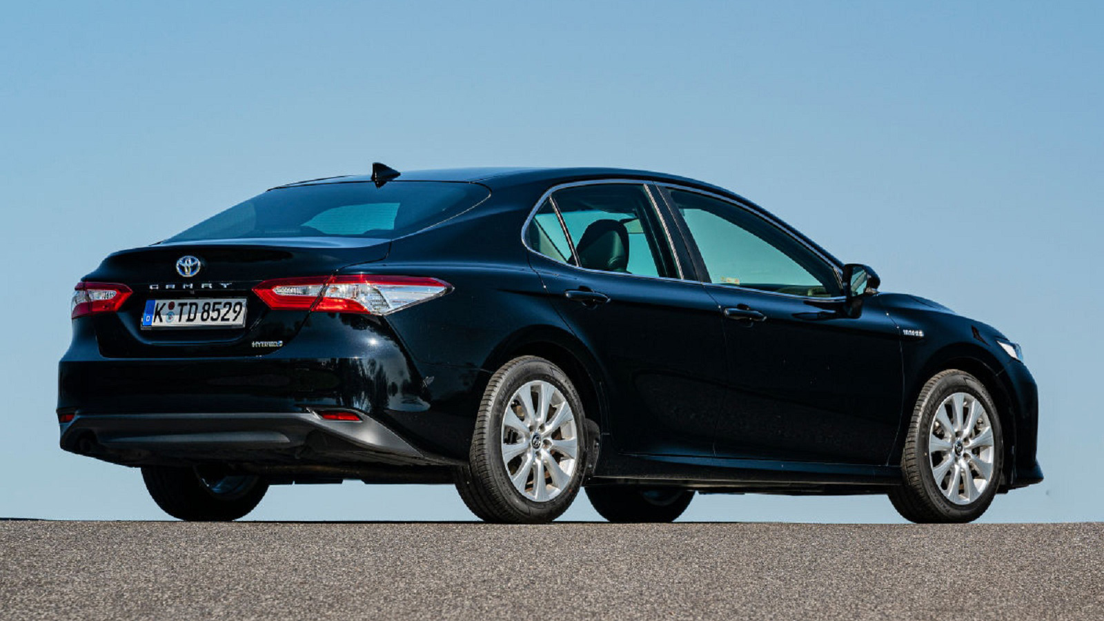 Αμιγώς υβριδικά ή plug-in-hybrid;