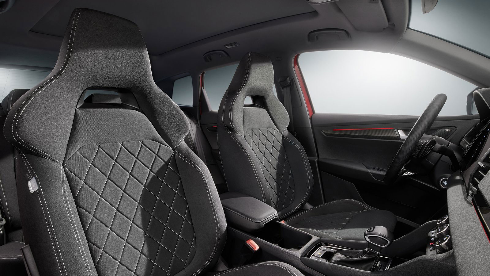 Το ανανεωμένο Skoda Karoq συνεχίζει την επιτυχημένη πορεία του