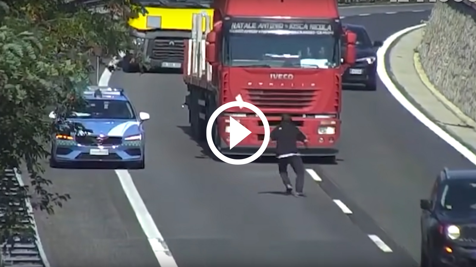 Απεγνωσμένος πεζός γλύτωσε από του χάρου τα δόντια! [video]