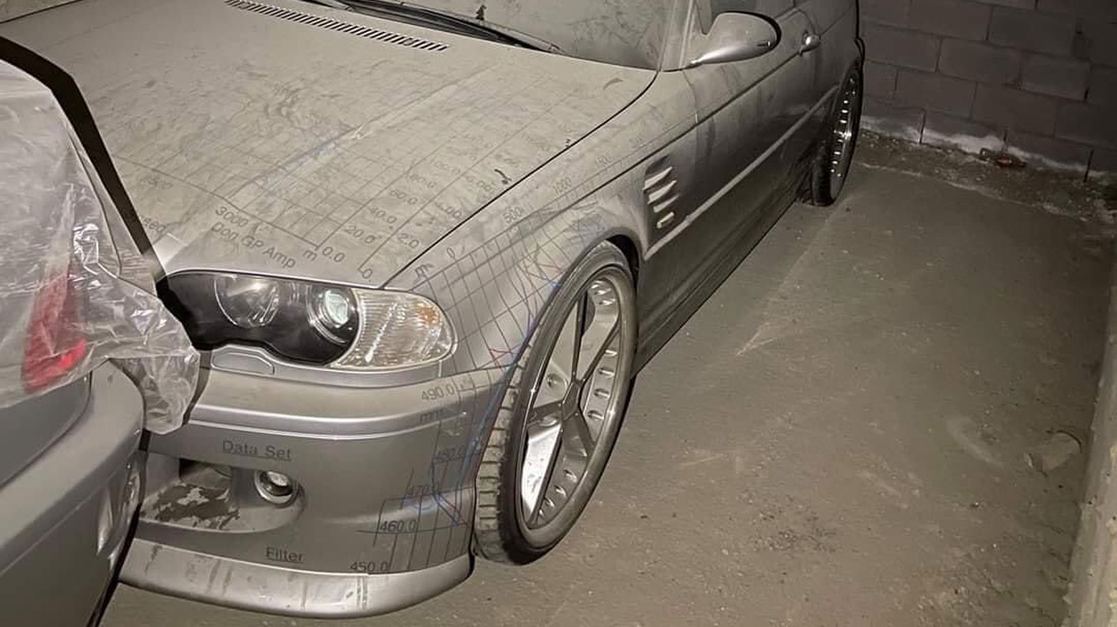 Αυτή η αποθήκη είναι ο παράδεισος των «petrolheads»