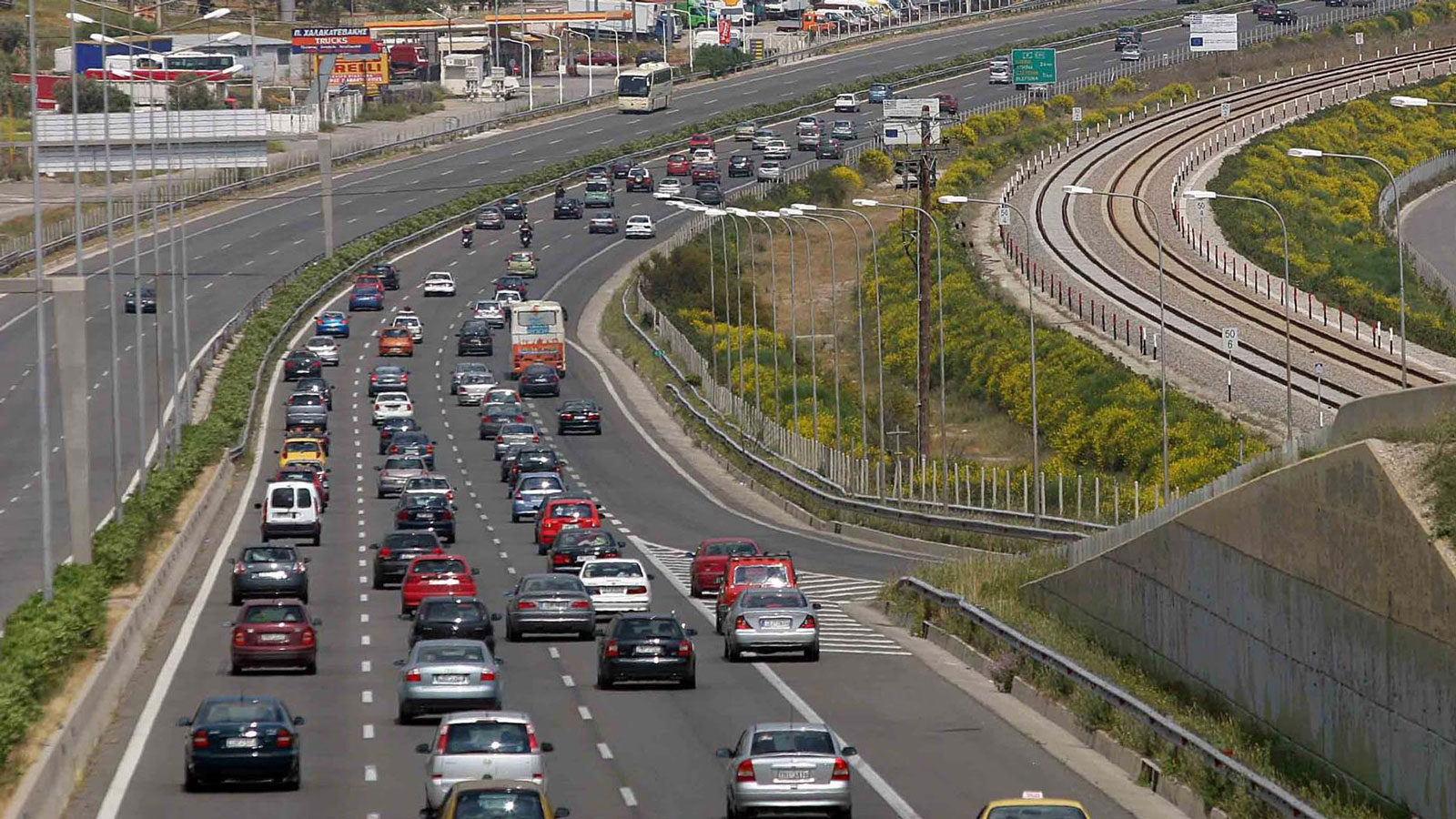 Βραδυπορία: Γιατί μόνο 80 ευρώ πρόστιμο ενώ είναι τόσο επικίνδυνη;