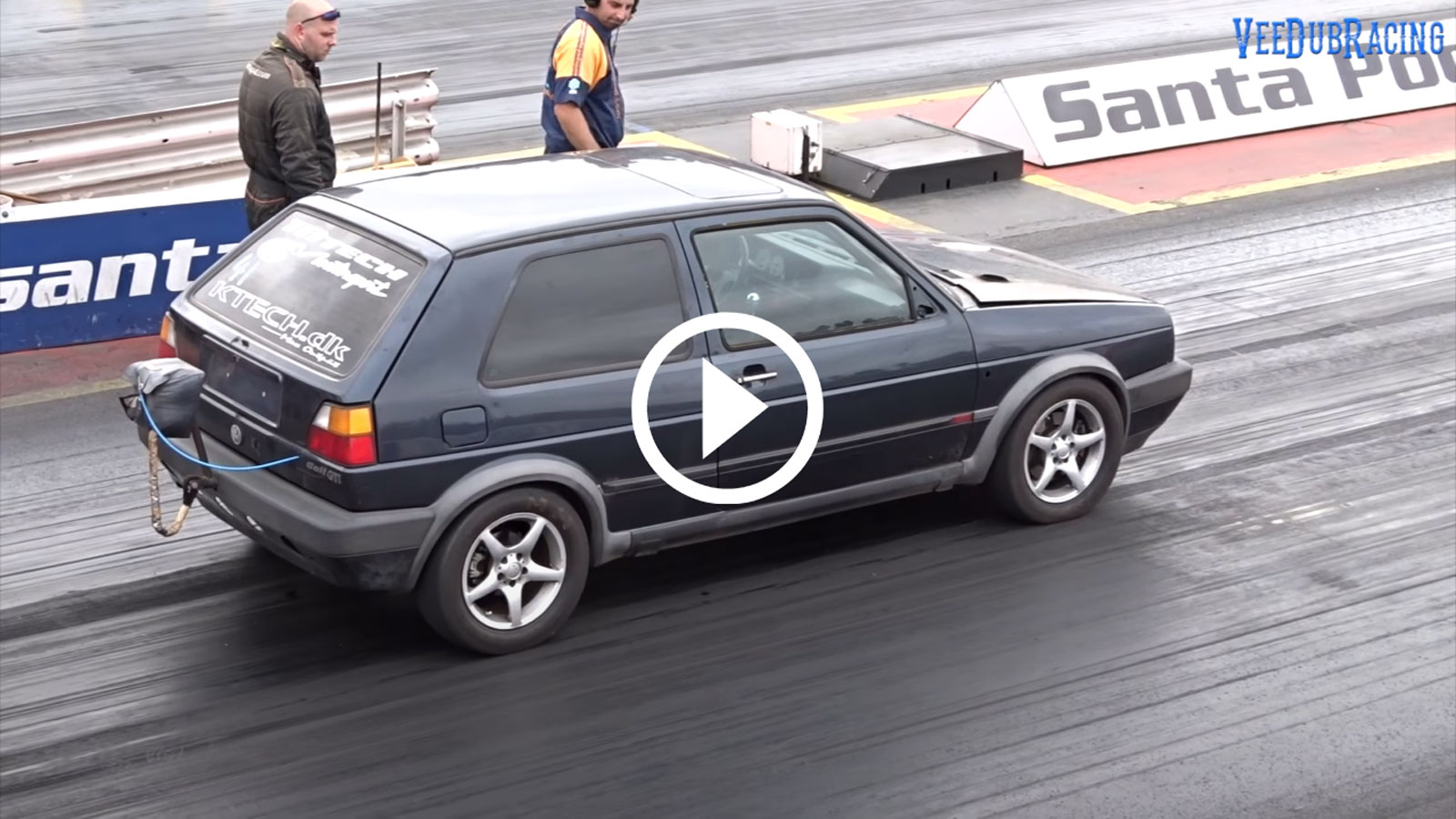 VW Golf κτήνος παλεύει να κρατηθεί ευθεία [video]