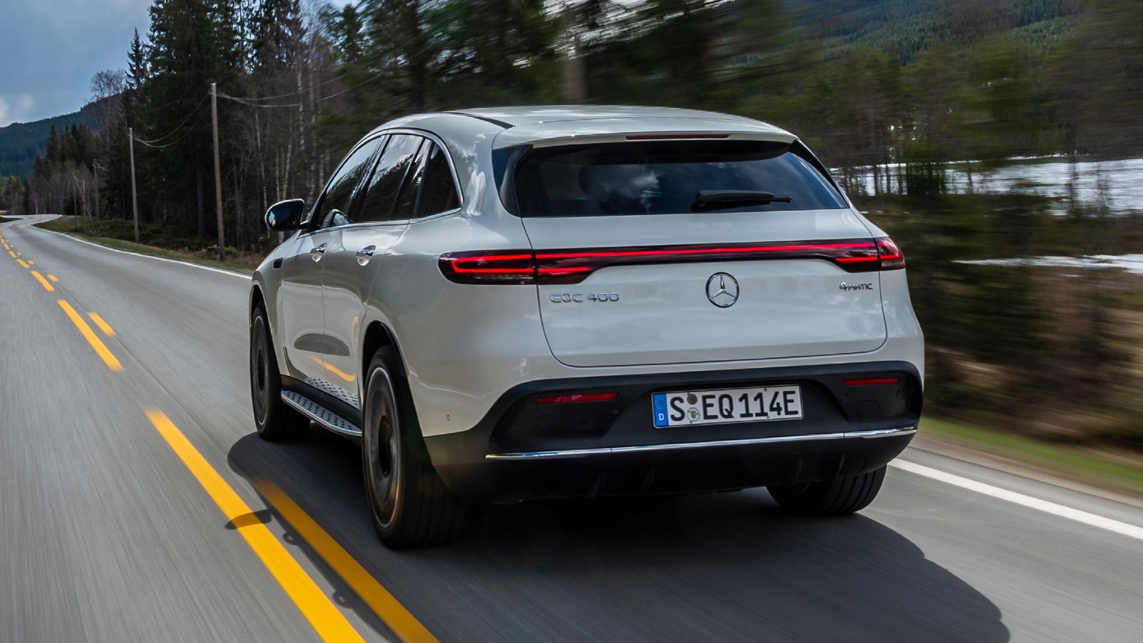 Η Mercedes-Benz EQC γίνεται σκληροπυρηνική