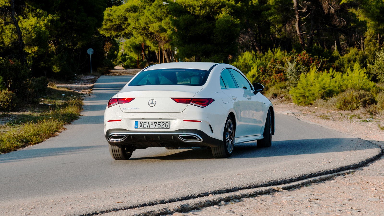 Mercedes CLA 250e: 218 ίπποι, 450 Nm ροπή και 3 λτ/100χλμ