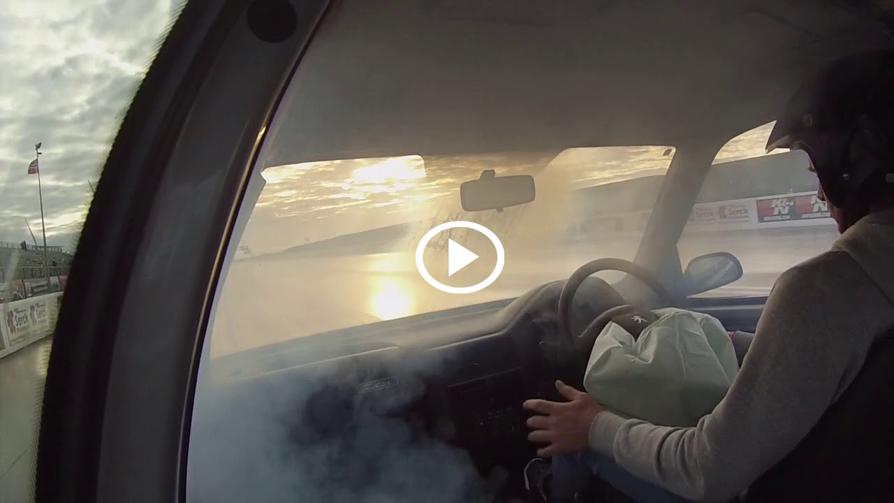 Έκανε πάτημα και έσκασε ο αερόσακος από την δύναμη [video]