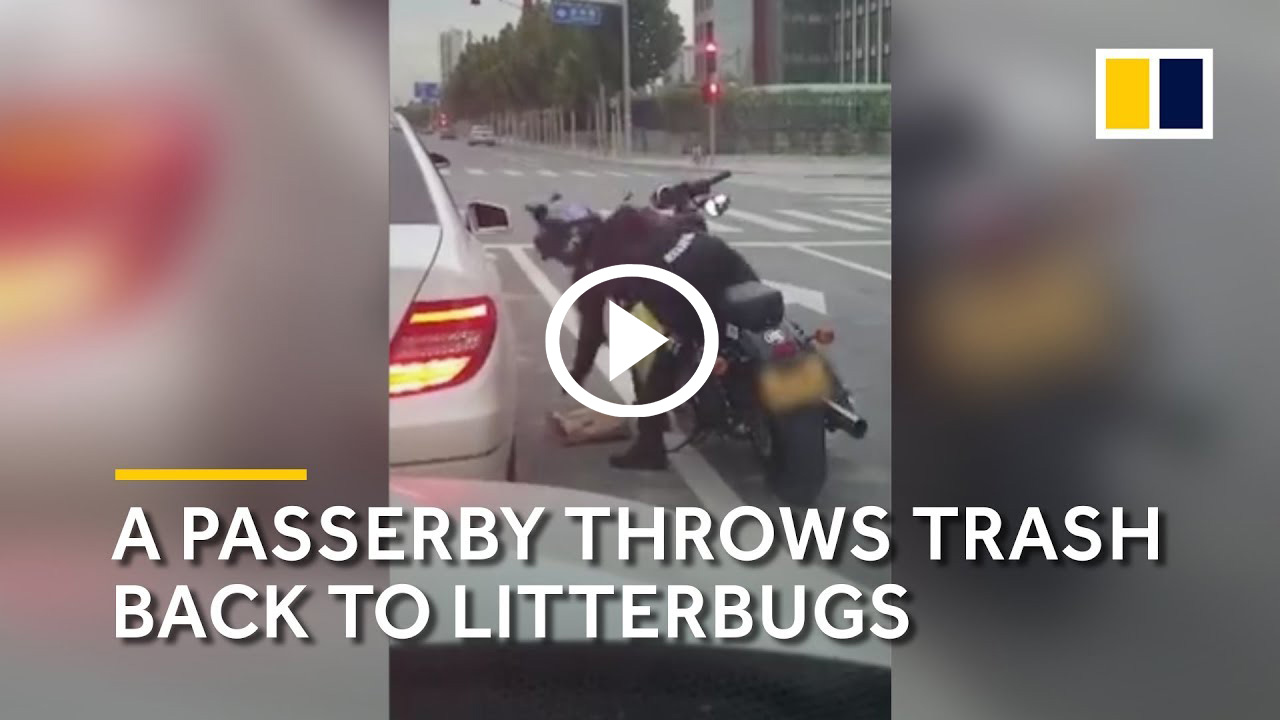 Πέταξε τα σκουπίδια από το παράθυρο και τα έφαγε στη μούρη [video]