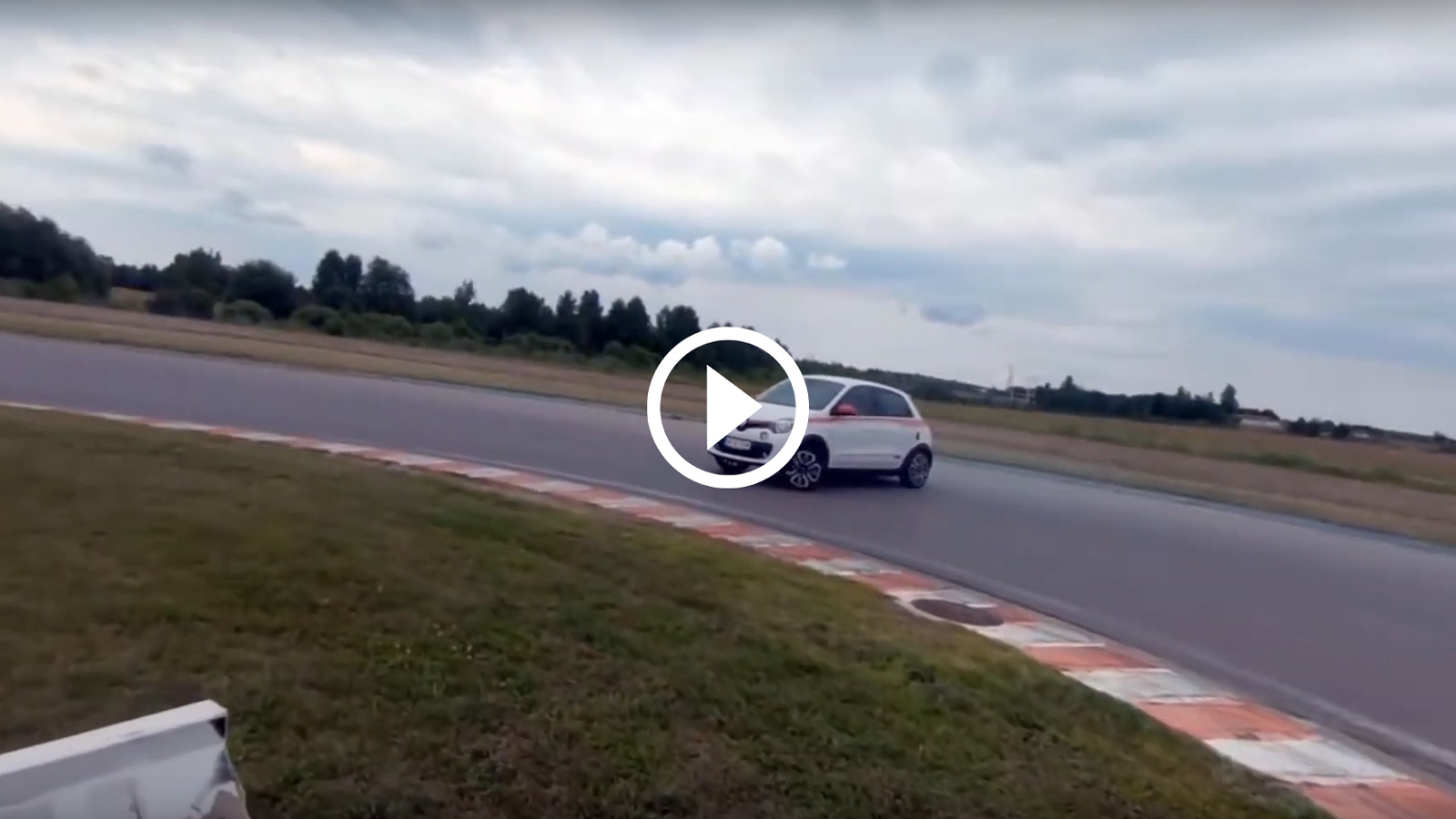 Drift-άρουν τα Renault Twingo; [video]