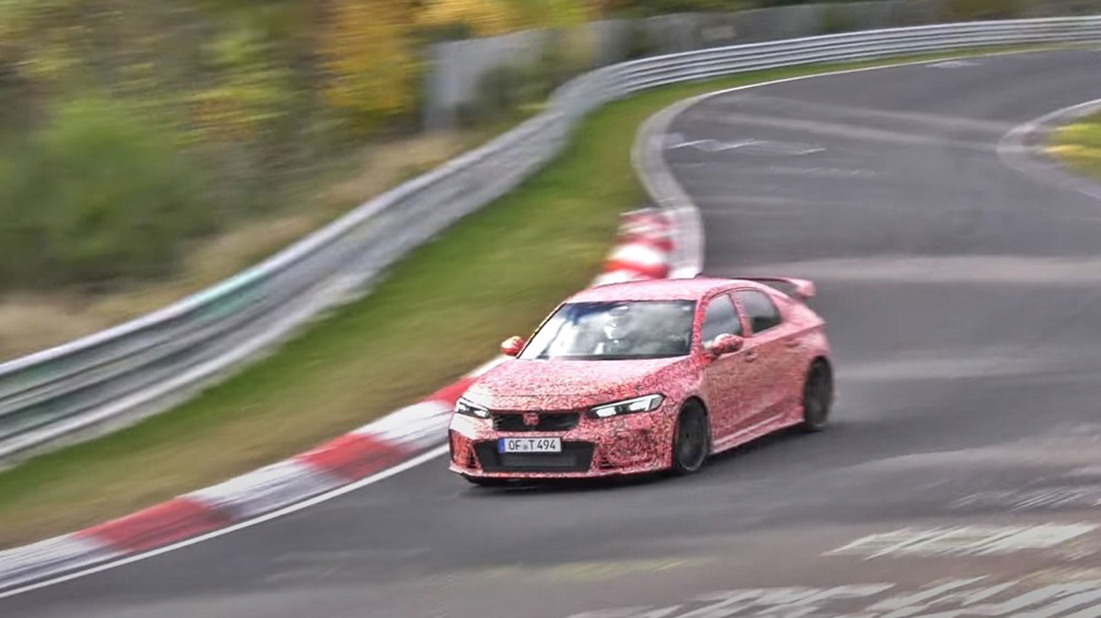 Tο Civic Type R «τσαμπουκαλεύεται» στο Nurburgring
