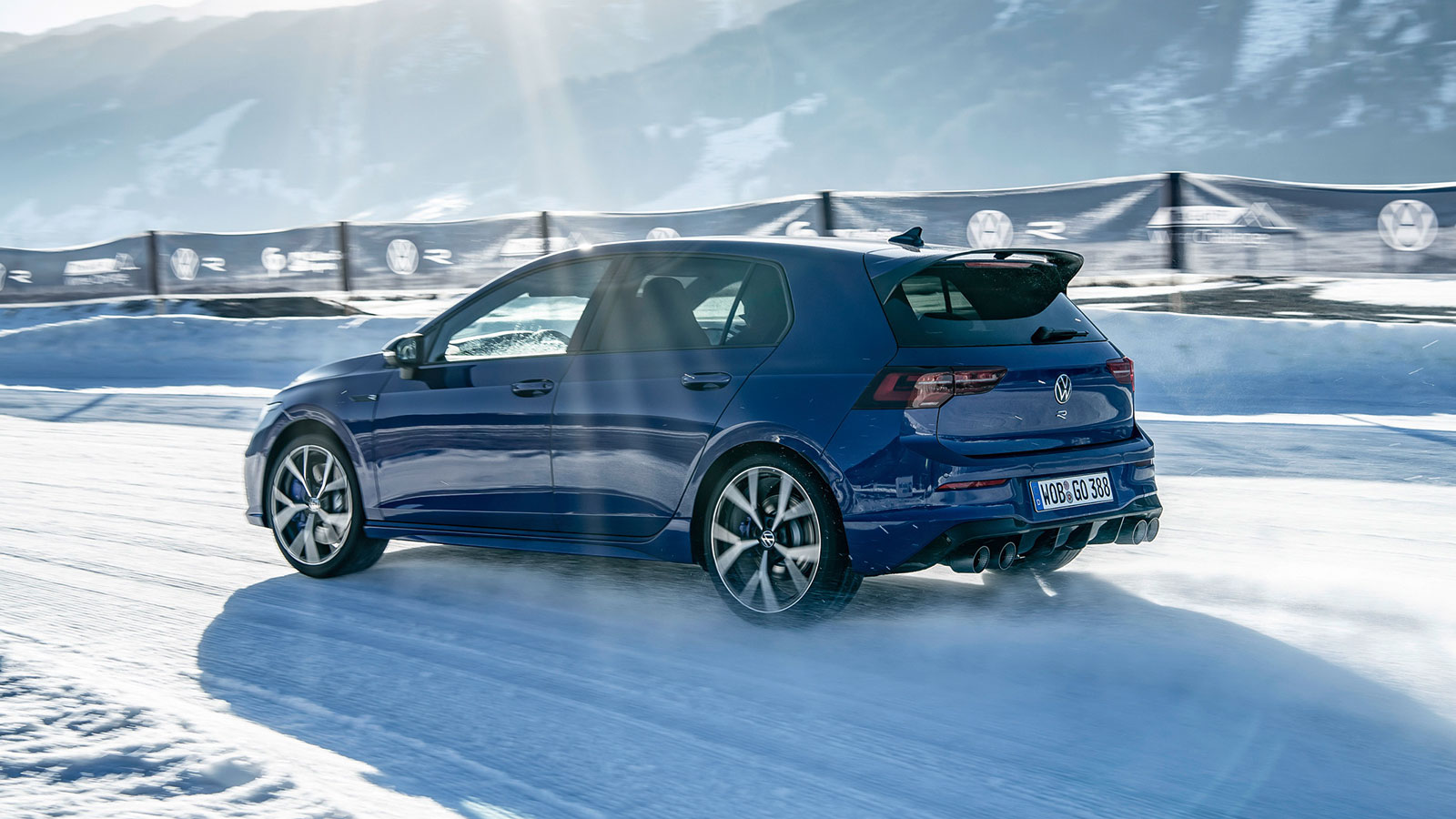 Το «drift mode» μεταμορφώνει το νέο VW Golf R