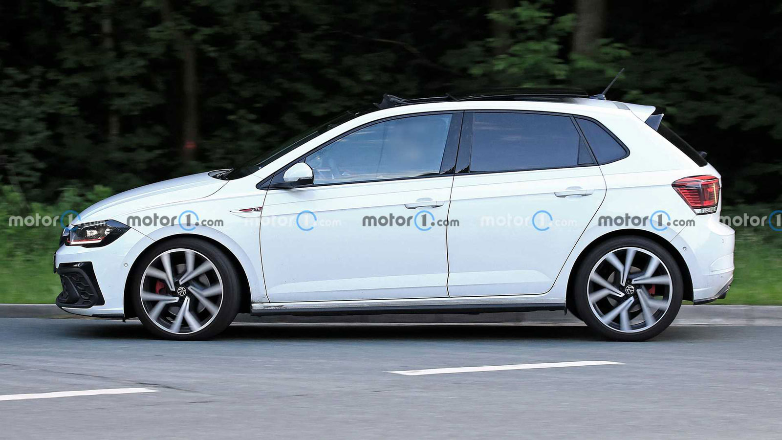 Τρέξτε: η πρώτη και τελευταία φωτογραφία του facelift Polo GTI!