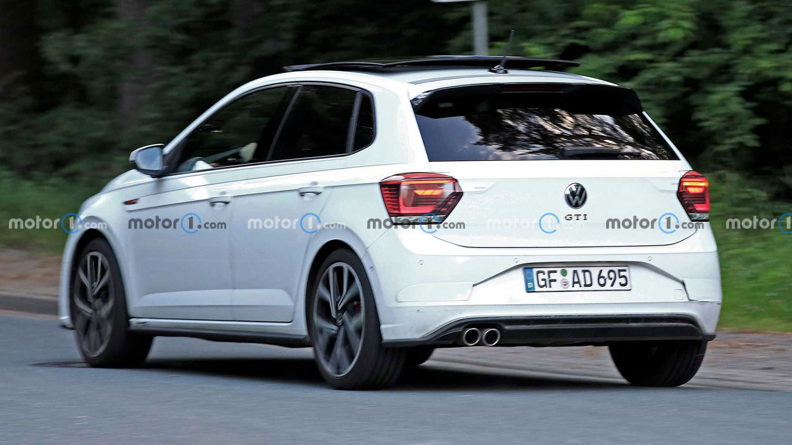 Τρέξτε: η πρώτη και τελευταία φωτογραφία του facelift Polo GTI!