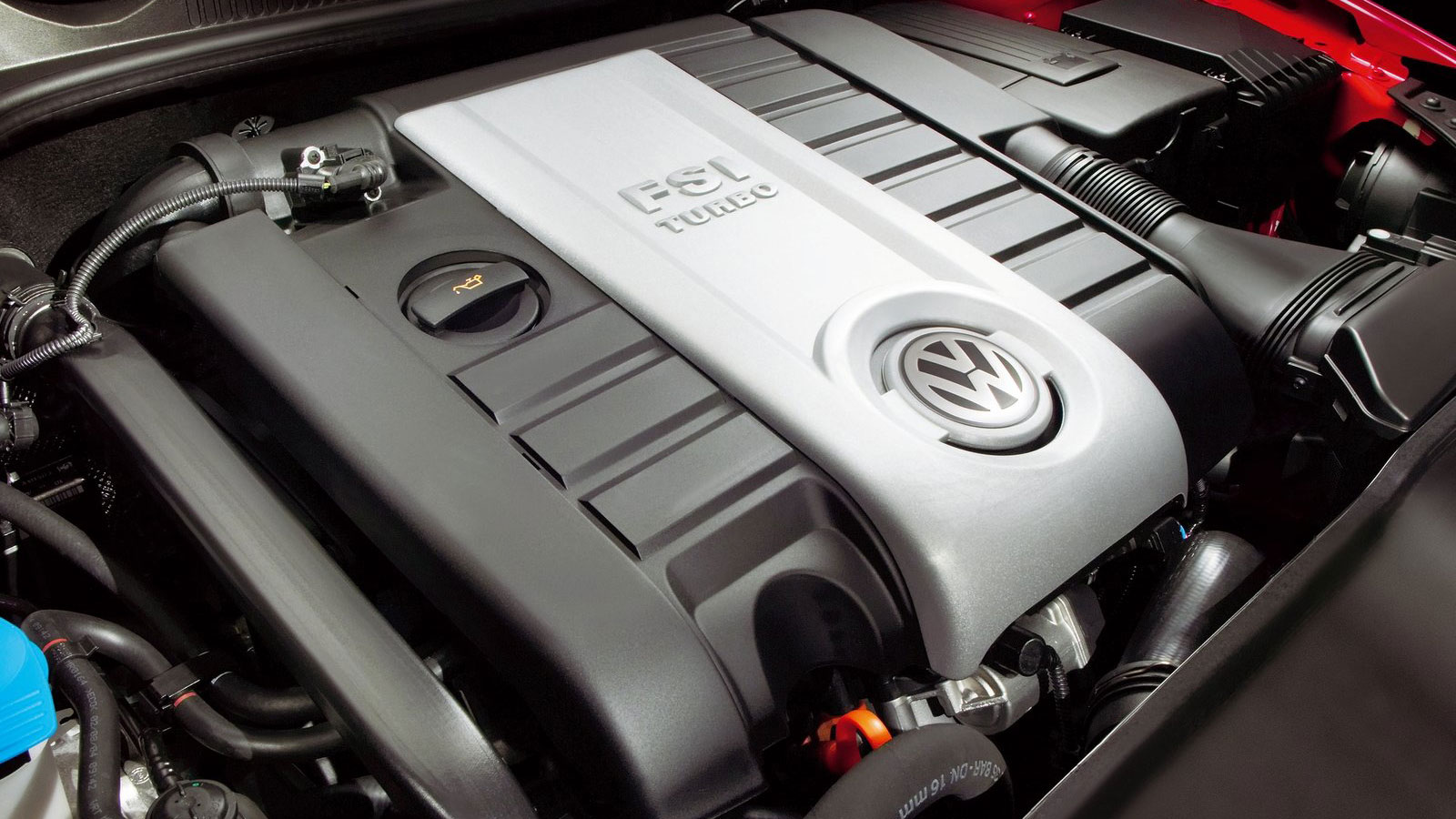 VW Golf GTI: Ο σκληρός αντίπαλος από τη Γερμανία