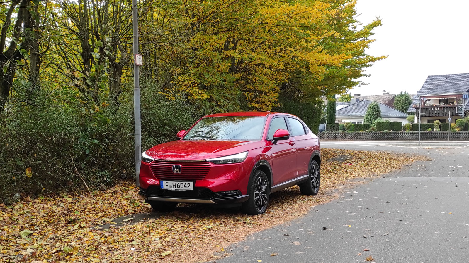 Honda HR-V VS Toyota C-HR: Είναι SUV, είναι υβριδικά. Ποιο να πάρω;