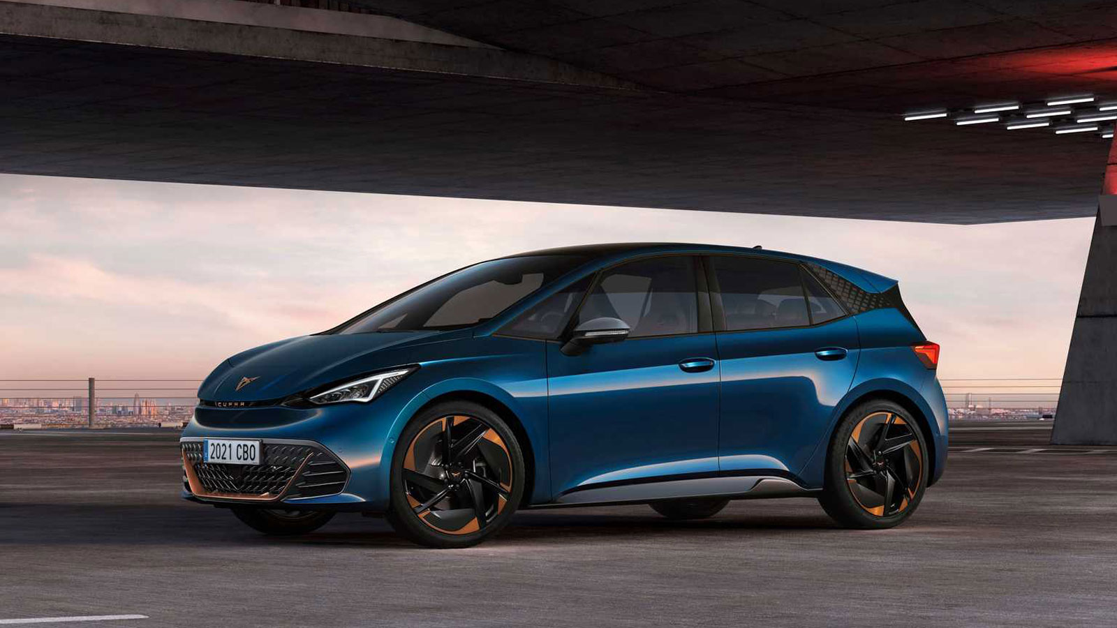 Citroen e-C4 C-Cross VS Cupra Born: Ηλεκτρικά με 34.650 ευρώ max!