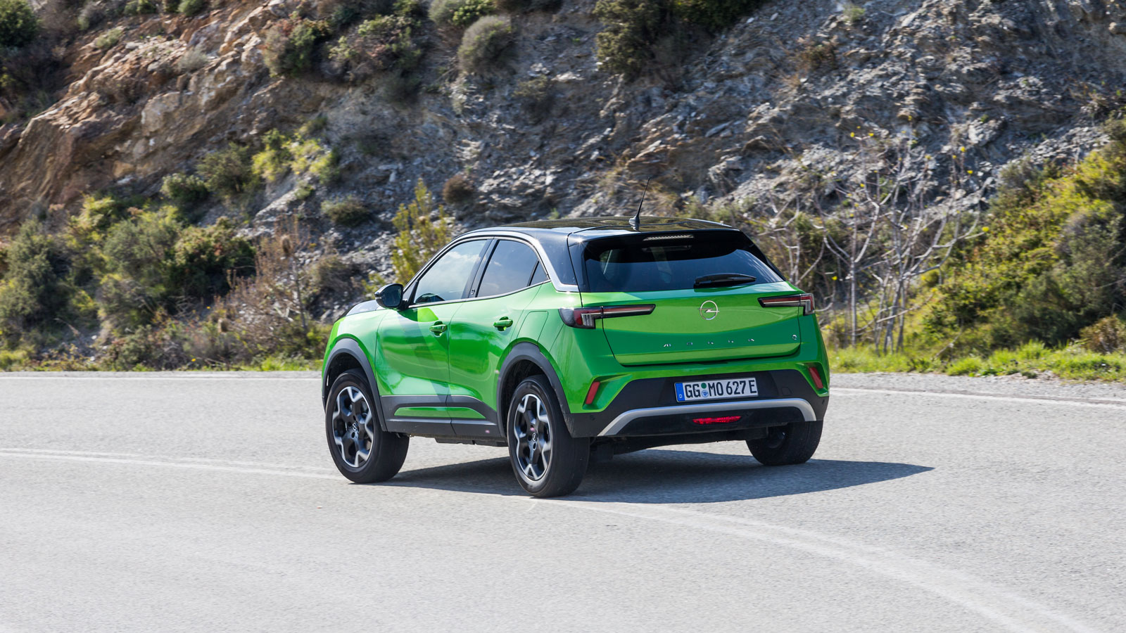 Opel Mokka-e VS Peugeot e-2008: Ποιο ηλεκτρικό SUV να πάρω;